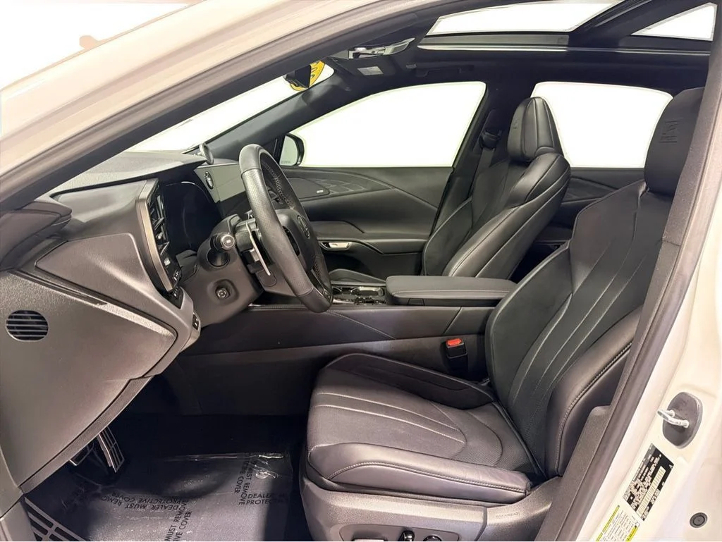 Used 2023 White Lexus 500h F SPORT Performance image 9
