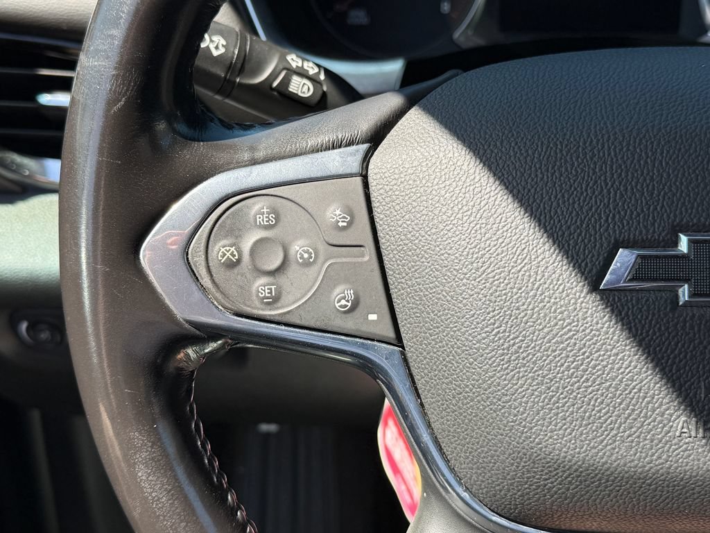 Used 2020 GRAPHITE METALLIC Chevrolet RS image 28