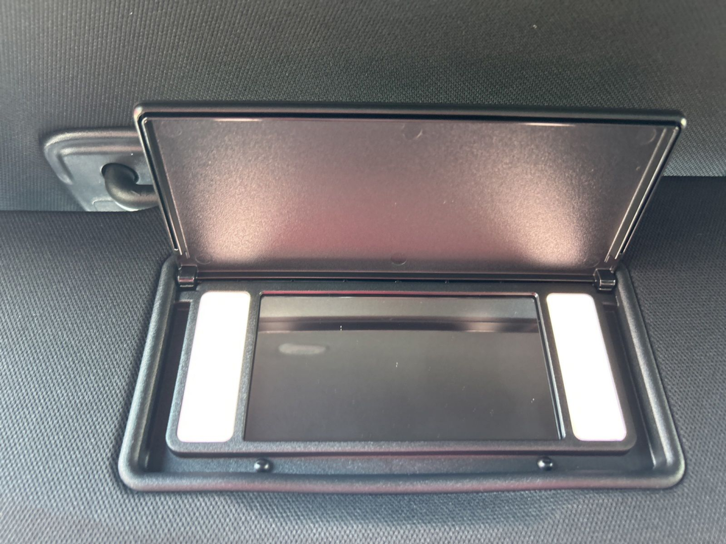New 2026 Baltic Gray Metallic Clear-Coat Exterior Paint Jeep Laredo image 31