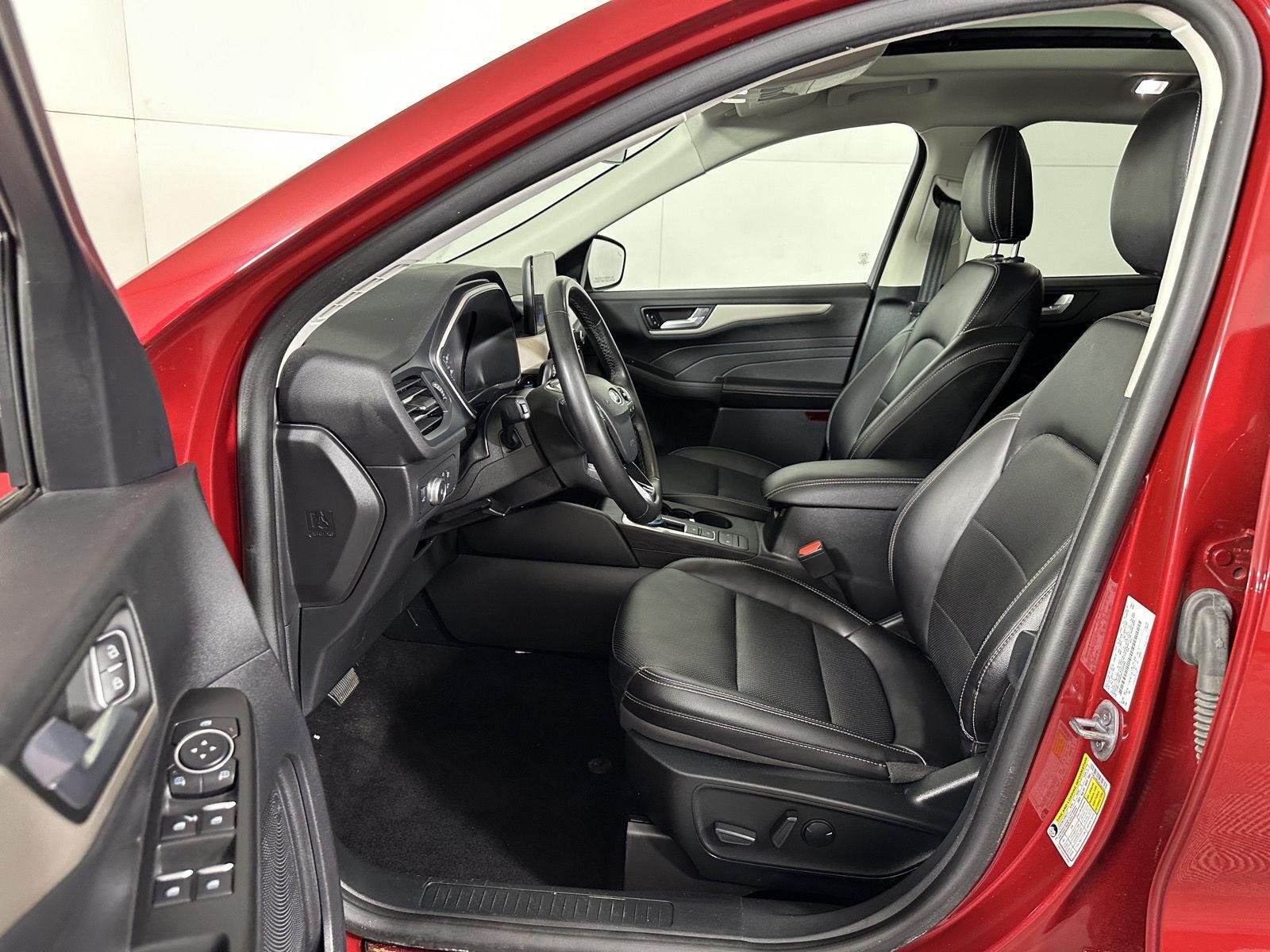 Used 2022 Rapid Red Metallic Tinted Clearcoat Ford SEL image 23