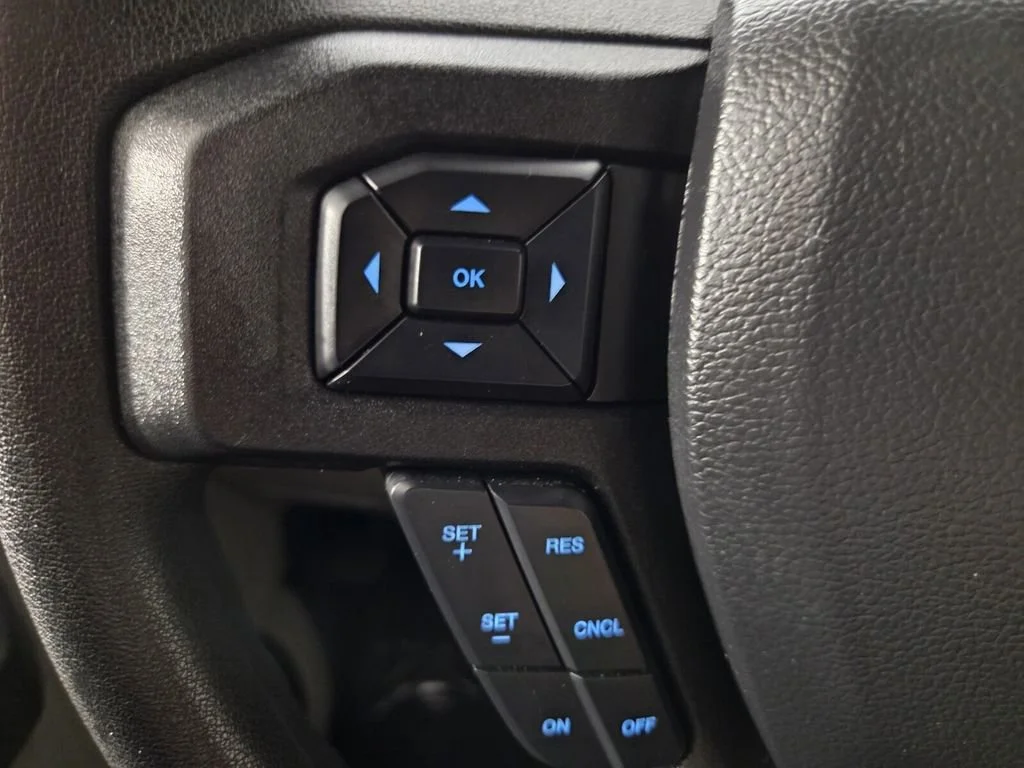 Used 2020 Oxford White Ford XLT image 21
