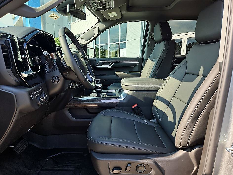 2026 Chevrolet Silverado 1500 LTZ - Photo 10