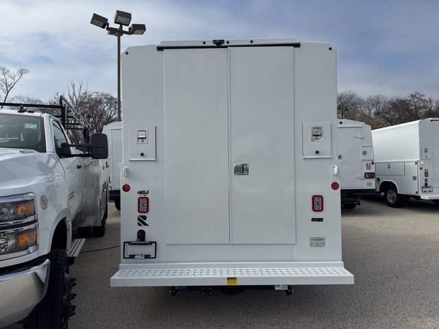 New 2025 Summit White Chevrolet 1WT image 4