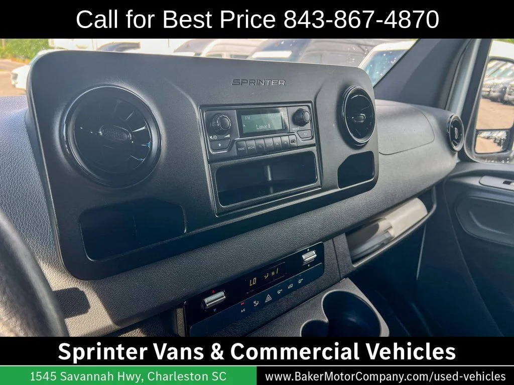 Used 2020 White Freightliner Base image 33