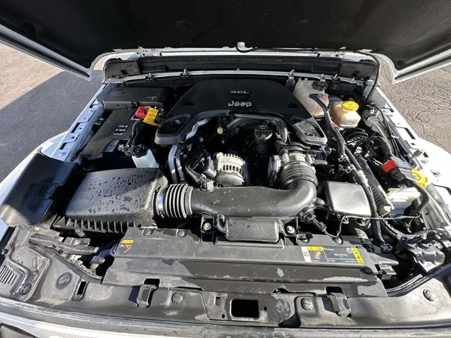 Used 2021 White Jeep Unlimited Sahara image 19