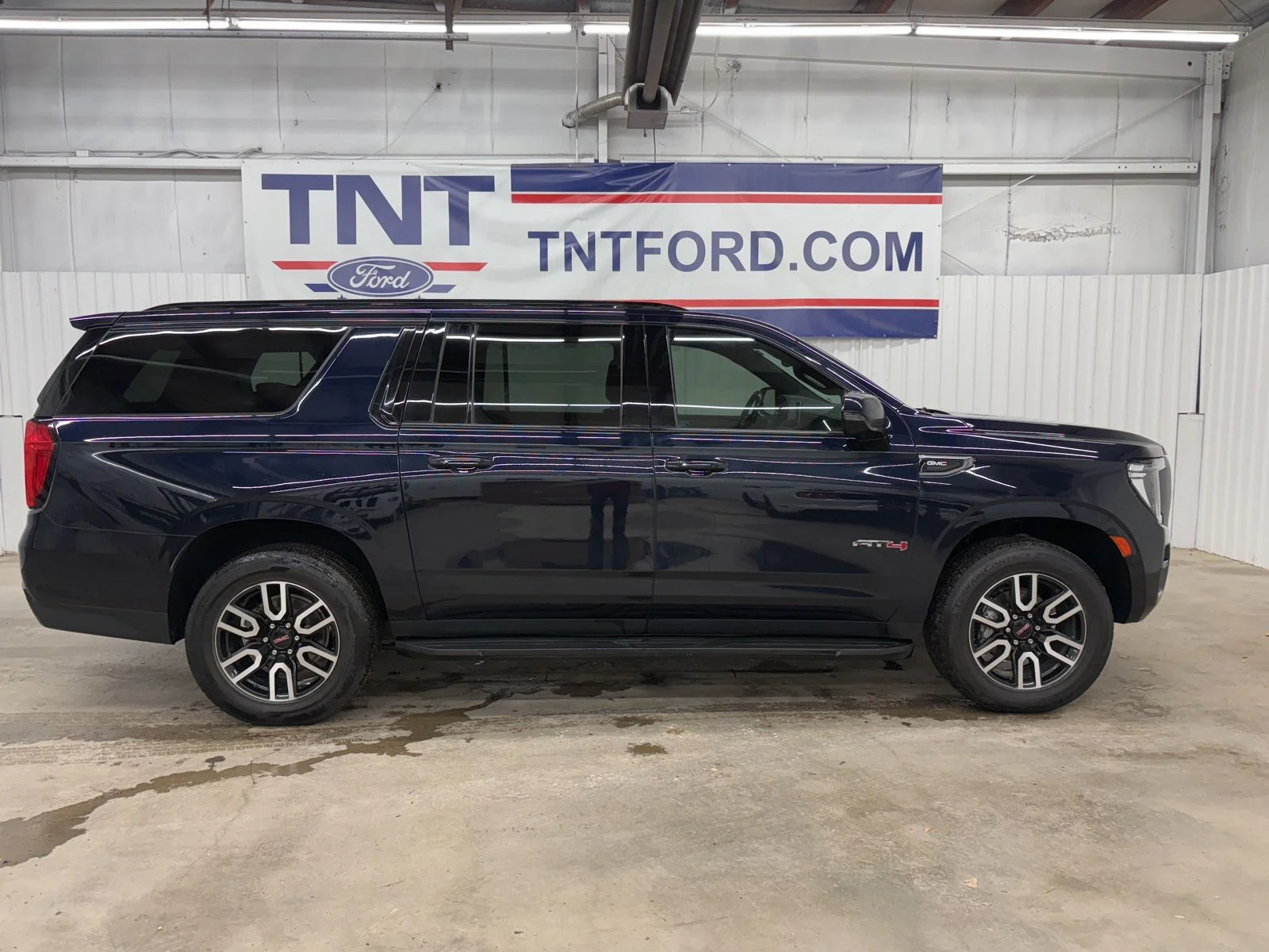 2021 GMC Yukon 4WD AT4's photo