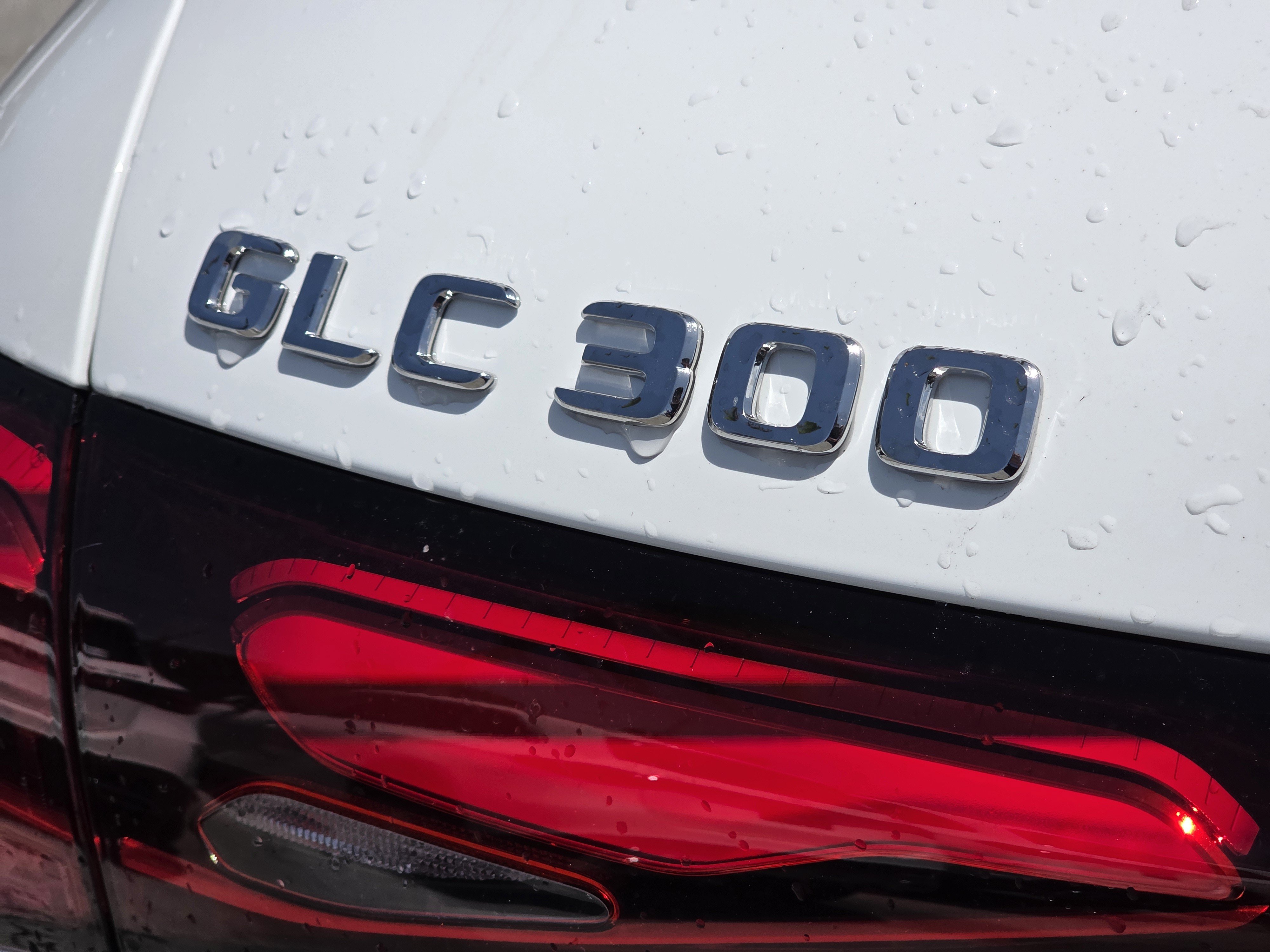 New 2026 Polar White Mercedes-Benz GLC 300 image 35