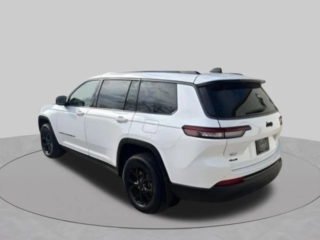 New 2026 Bright White Clear-Coat Exterior Paint Jeep Altitude image 4