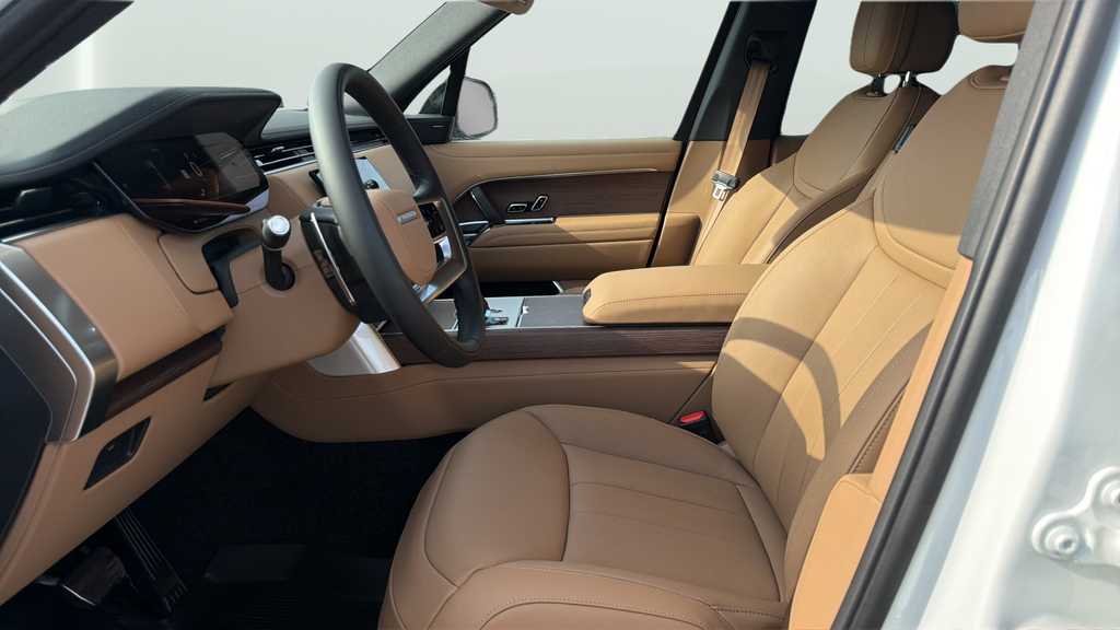 New 2026 Fuji White Land Rover SE image 17