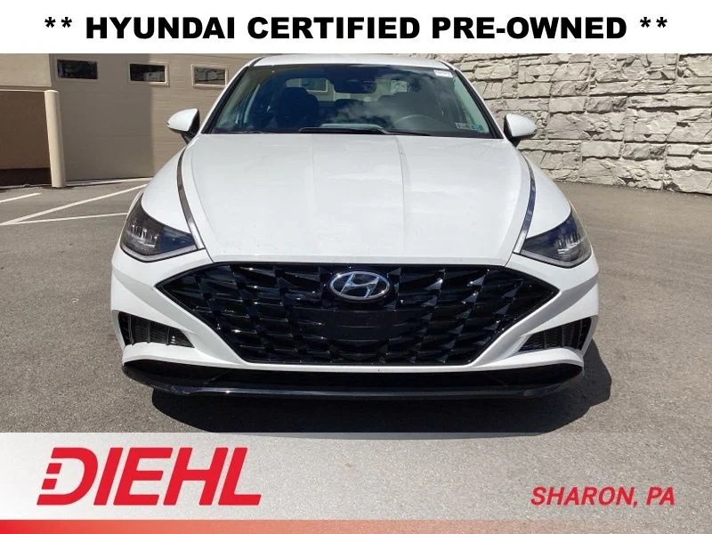 Used 2023 White Hyundai SEL image 2