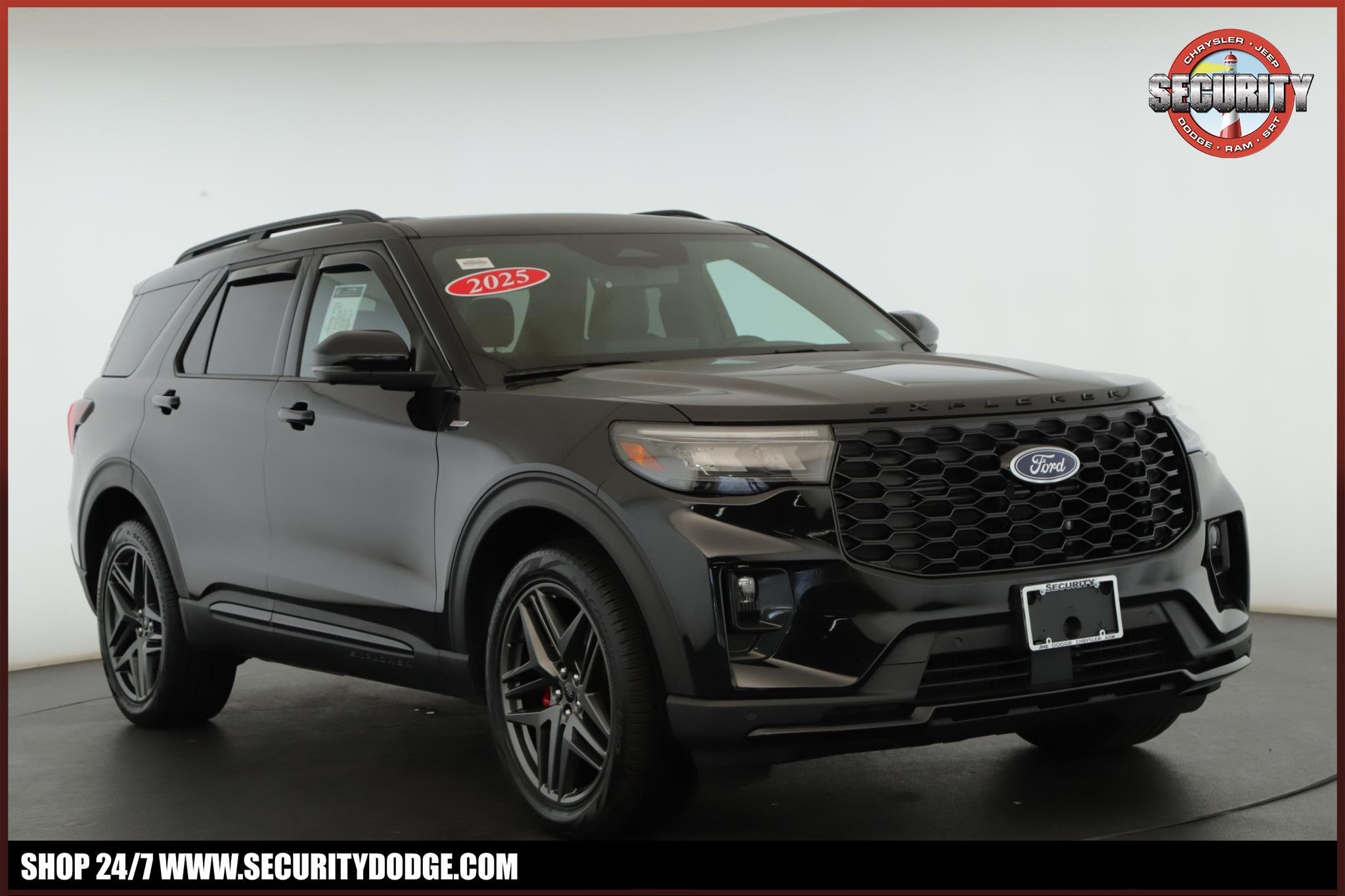 Used 2025 Agate Black Metallic Ford ST-Line 4WD image 1