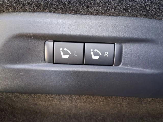 New 2027 2T RAD WHT INFINITI Autograph AWD image 6