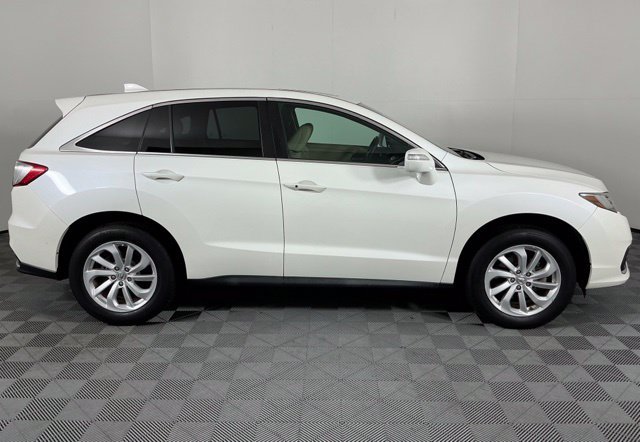 Used 2017 White Diamond Pearl Acura  image 8