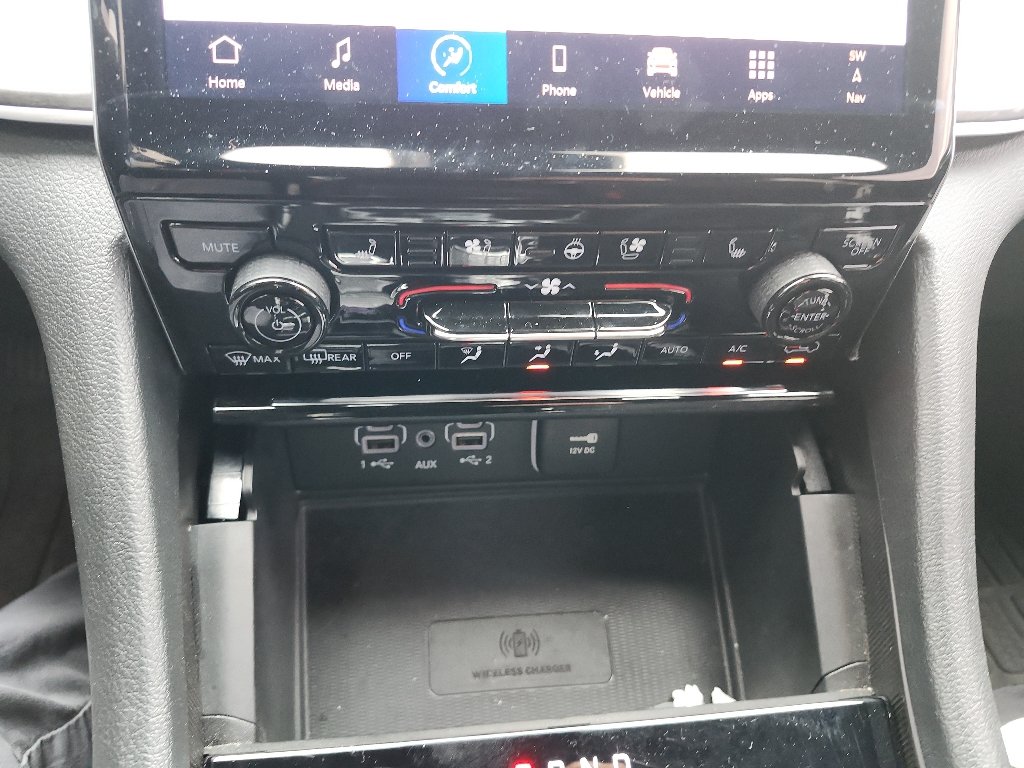 Used 2025 Silver Zynith Jeep Limited image 27