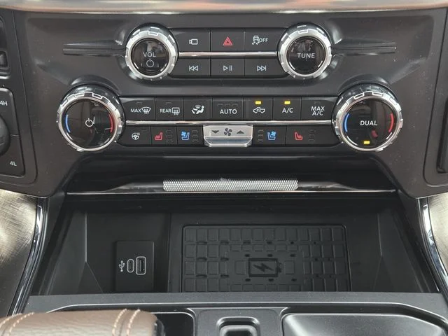 New 2026 Agate Black Metallic Ford King Ranch® image 16