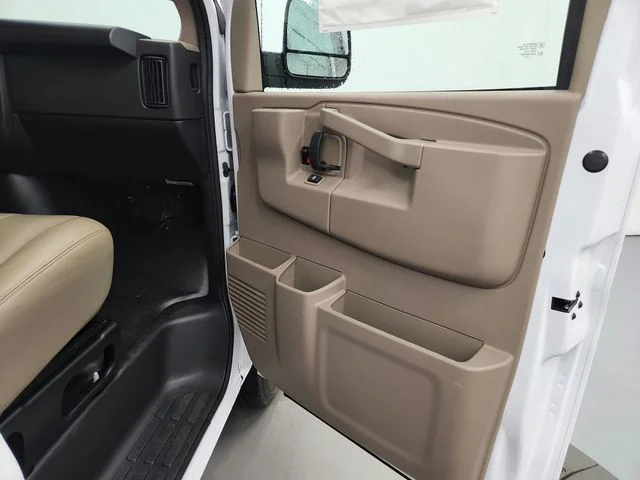 New 2026 White Chevrolet Work Van image 32