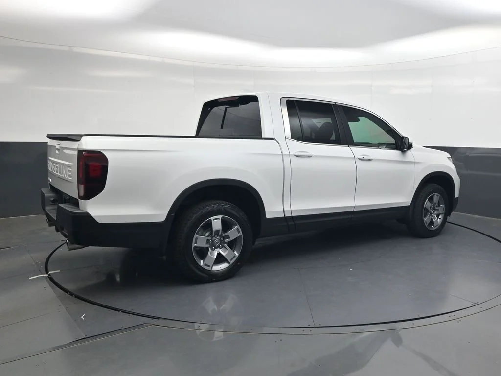 New 2026 Platinum White Pearl Honda RTL image 4