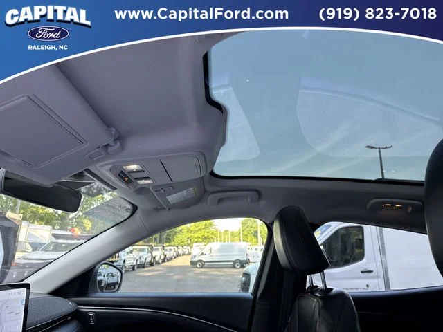 Used 2025 White Ford Premium image 21
