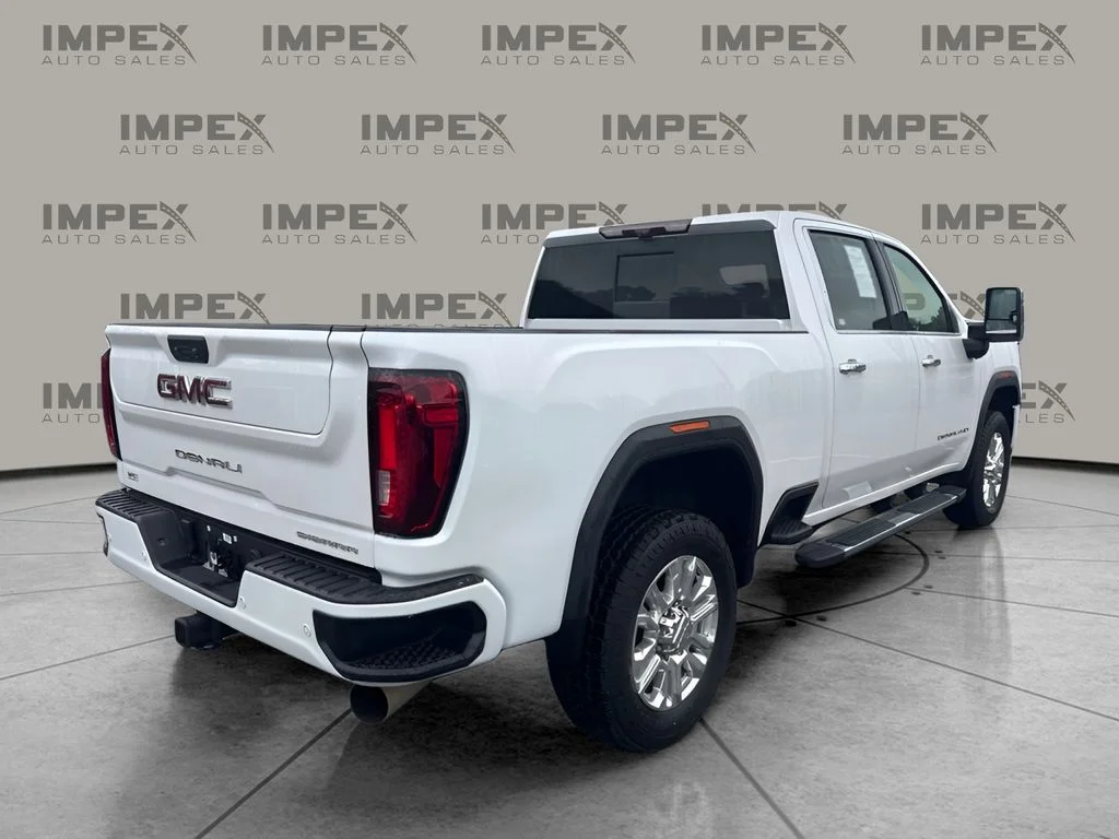 Used 2021 White GMC Denali image 4