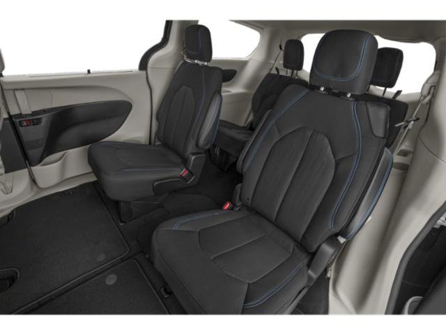 Used 2022 Bright White Clearcoat Chrysler Limited image 16