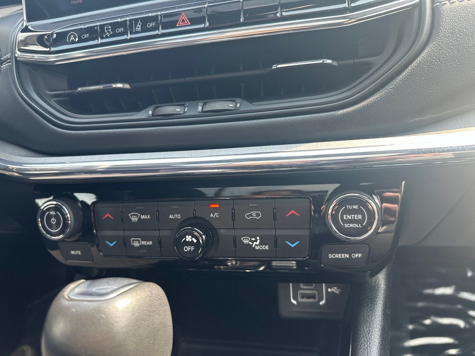 Used 2022 Silver Jeep Limited High Altitude image 59