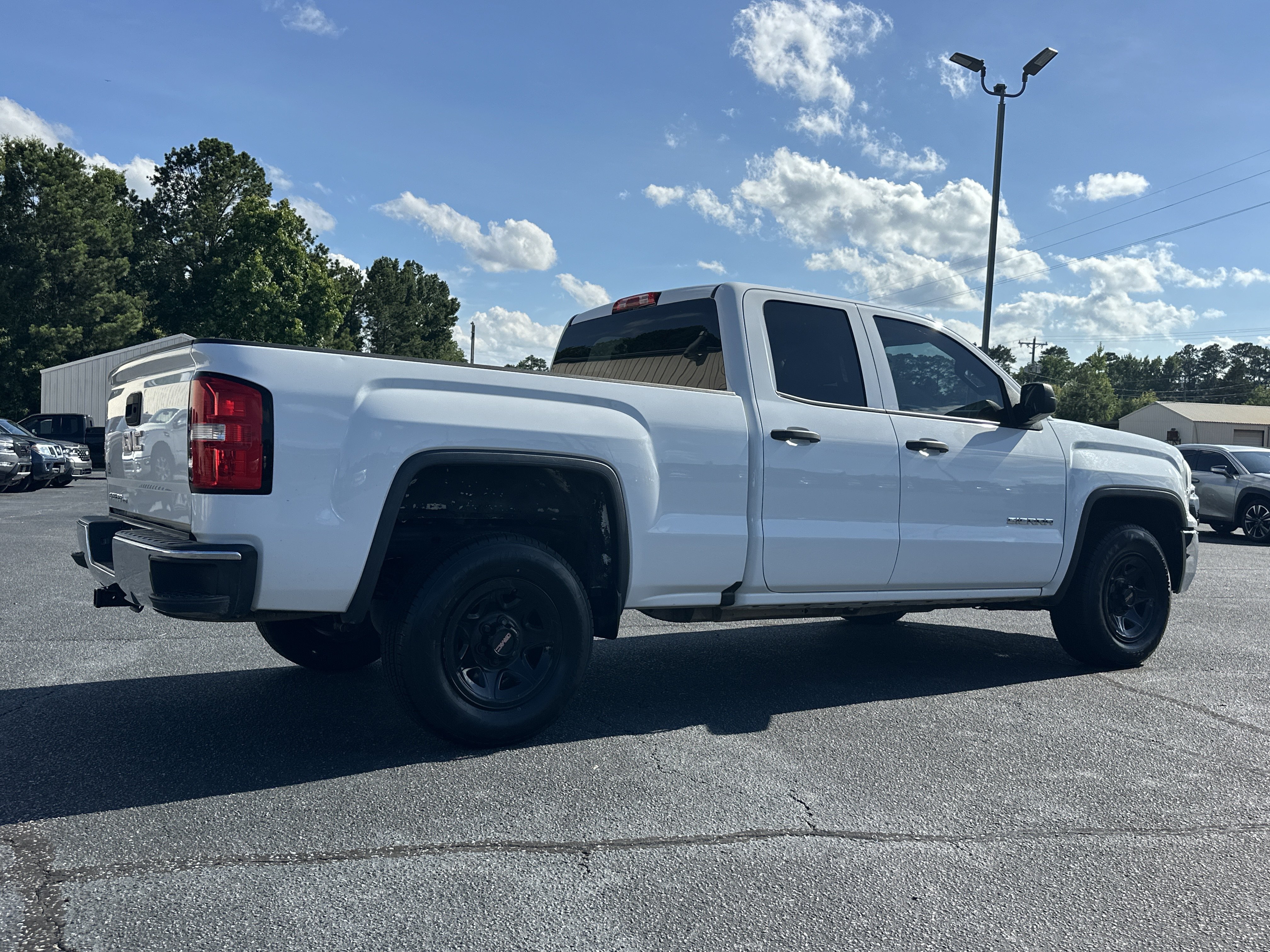 Used 2019 Summit White GMC DBL CAB 2WD image 7