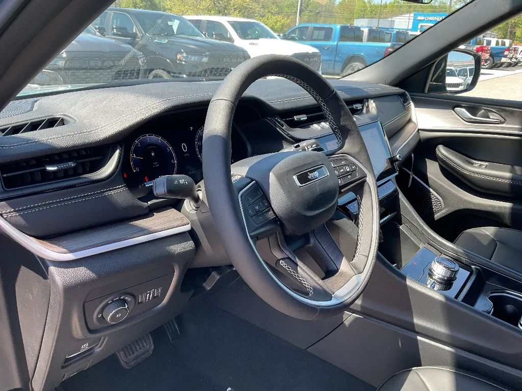 New 2026  Jeep Limited image 10