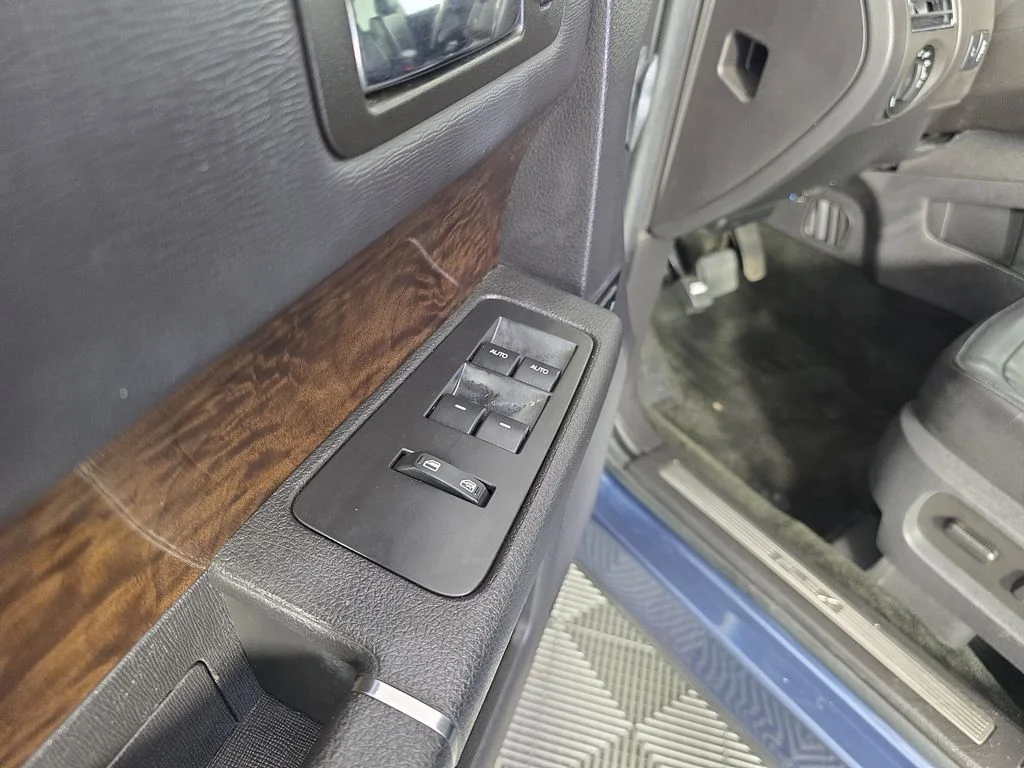 Used 2018 Blue Ford Limited image 18