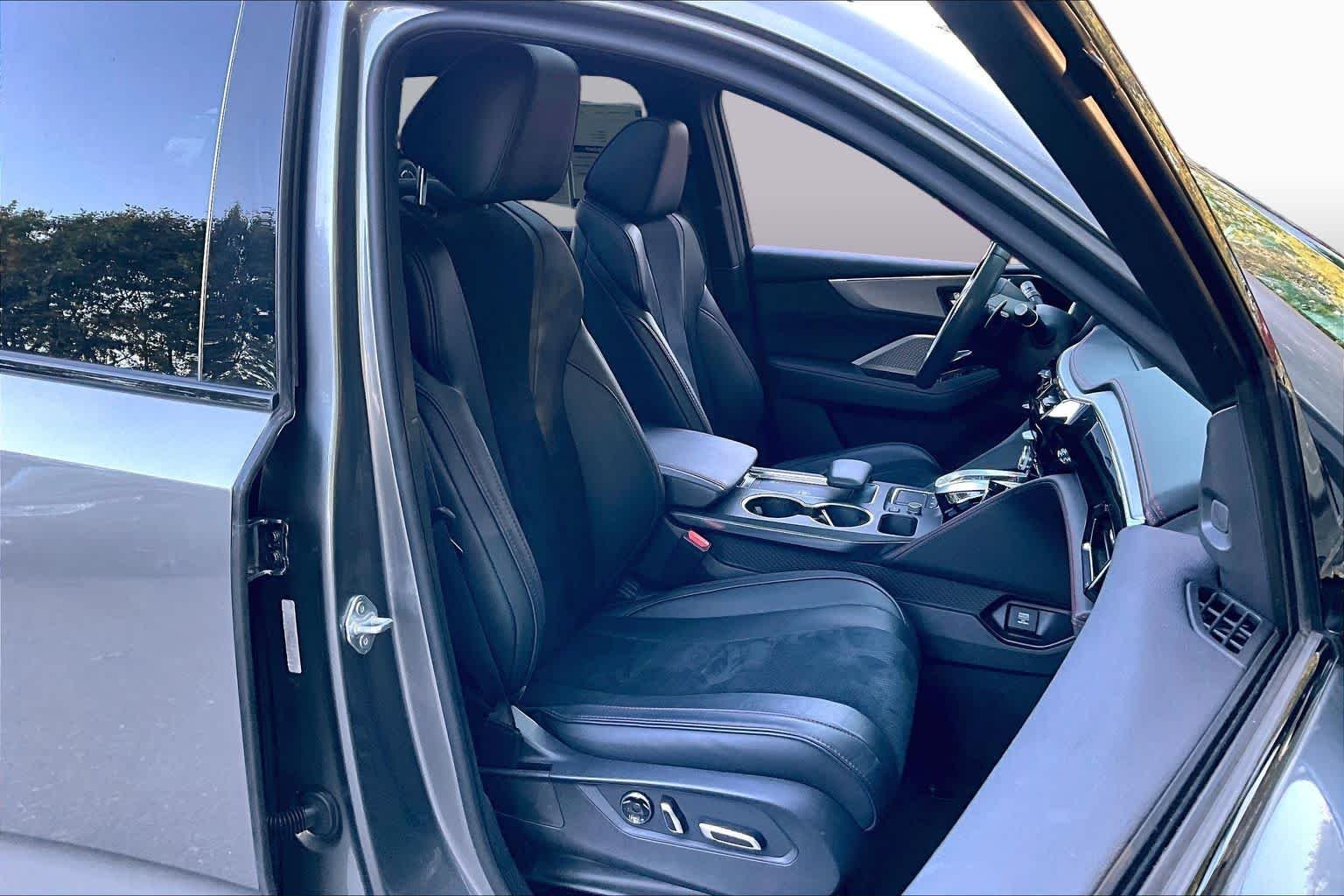 Used 2023 Liquid Carbon Metallic Acura w/A-Spec Package image 8