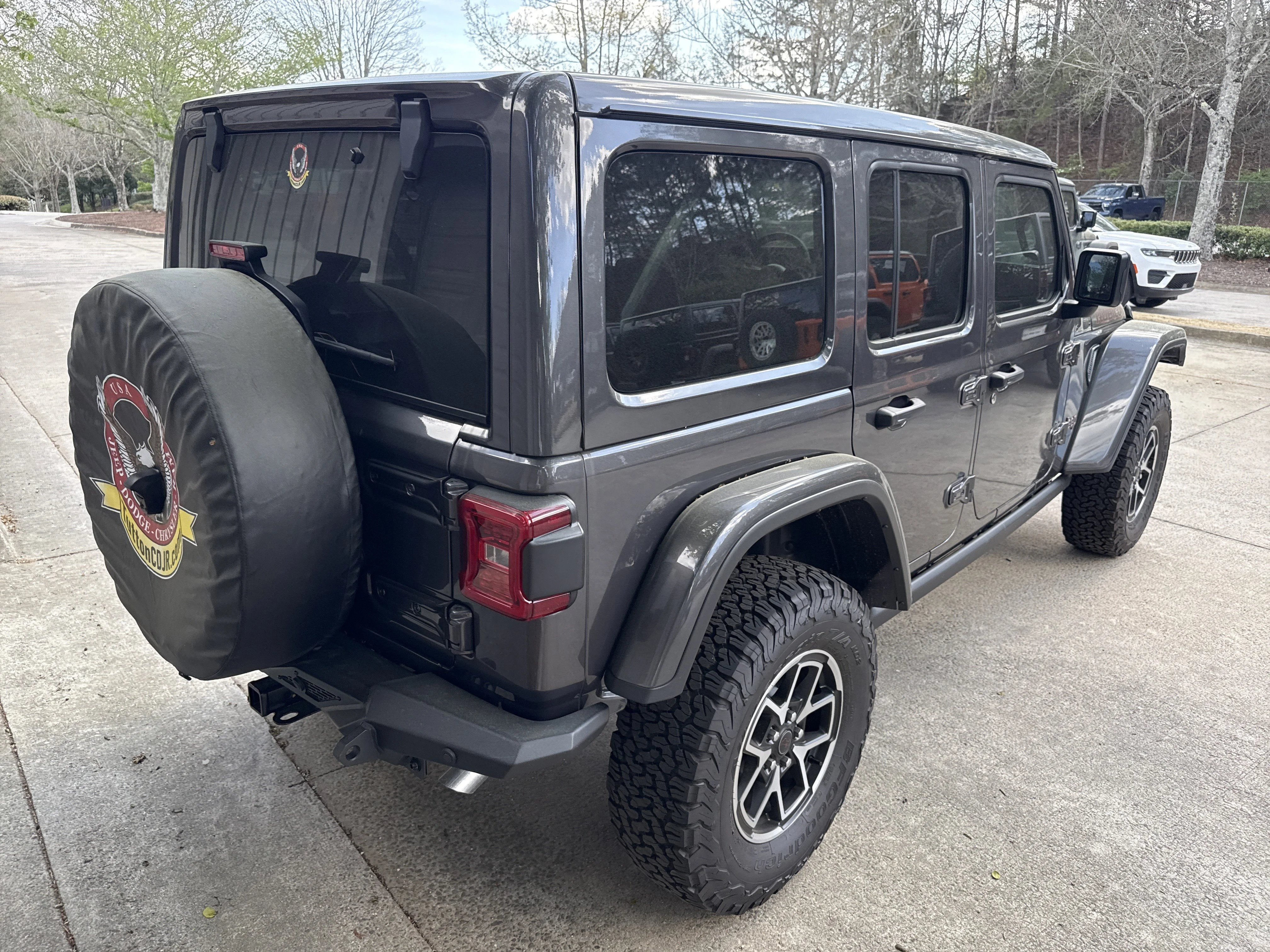 New 2026 Granite Crystal Metallic Clearcoat Jeep Rubicon image 7