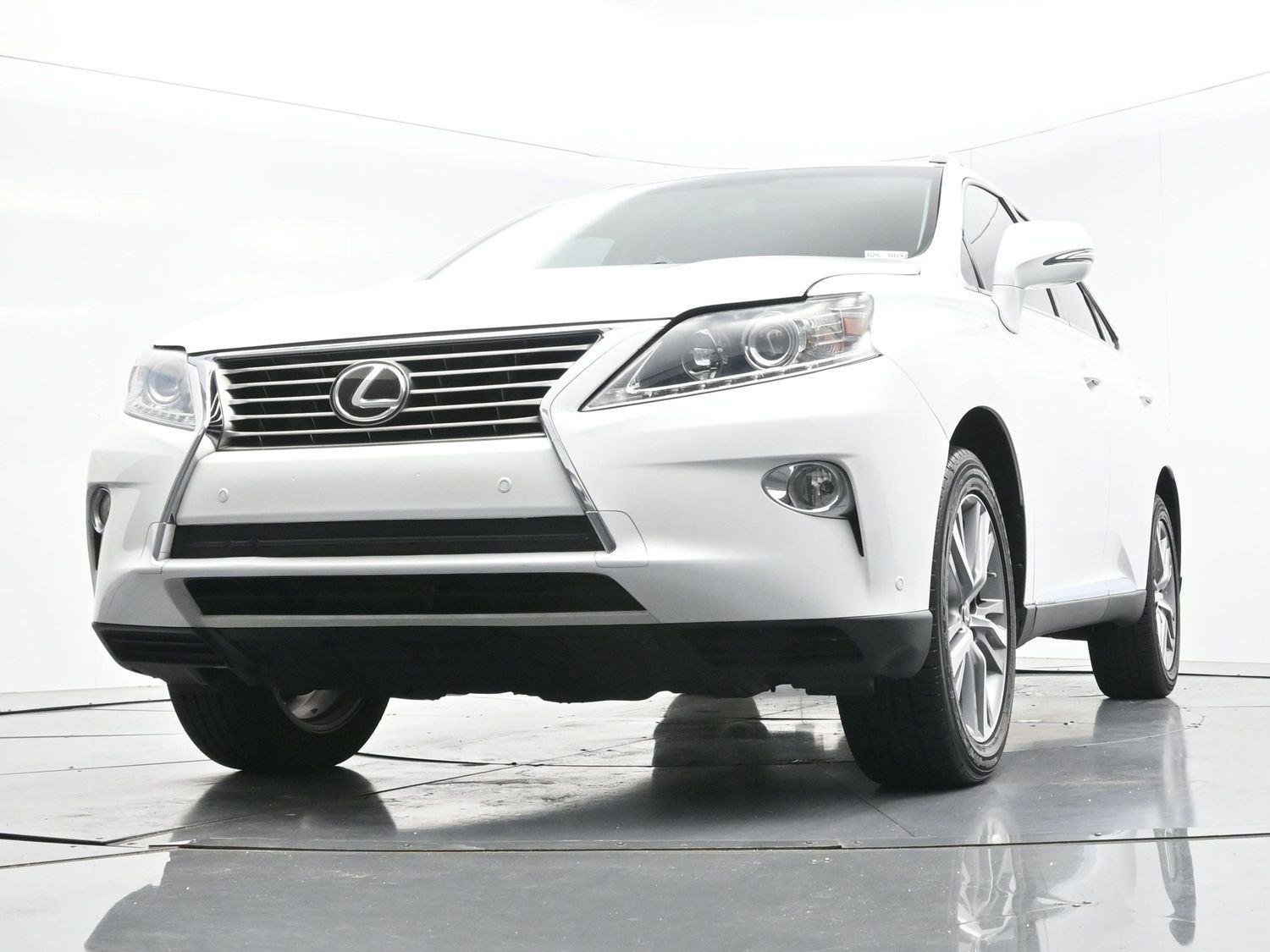 Used 2015 Starfire Pearl Lexus Base image 43