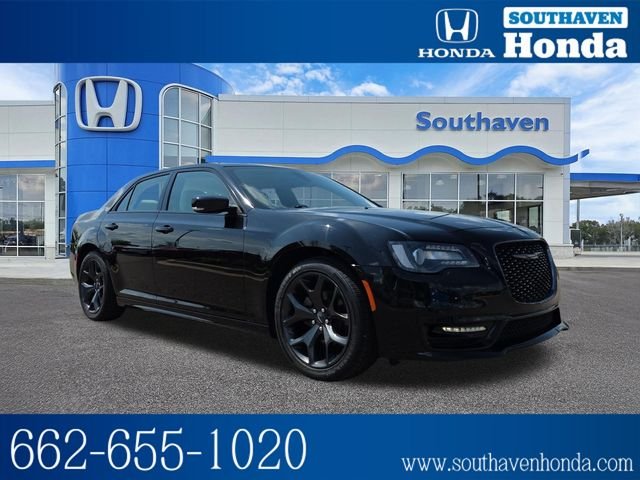 2022 Chrysler 300 Touring L's photo