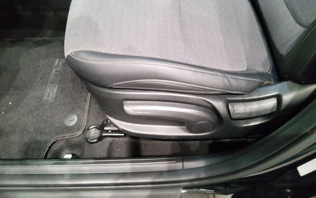 Used 2023 Black Kia S image 33