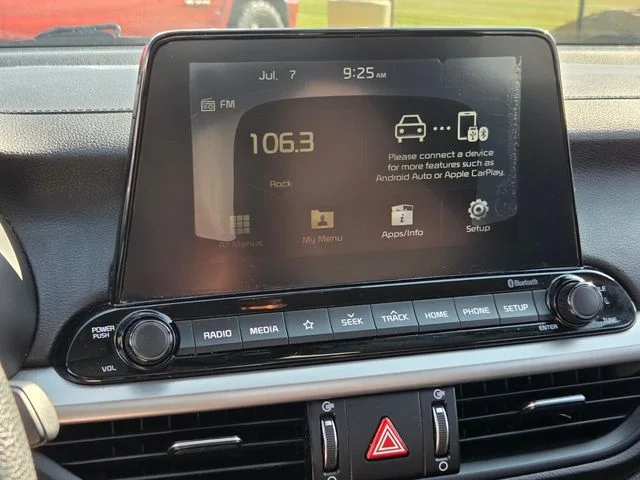 Used 2020 White Kia LXS image 19