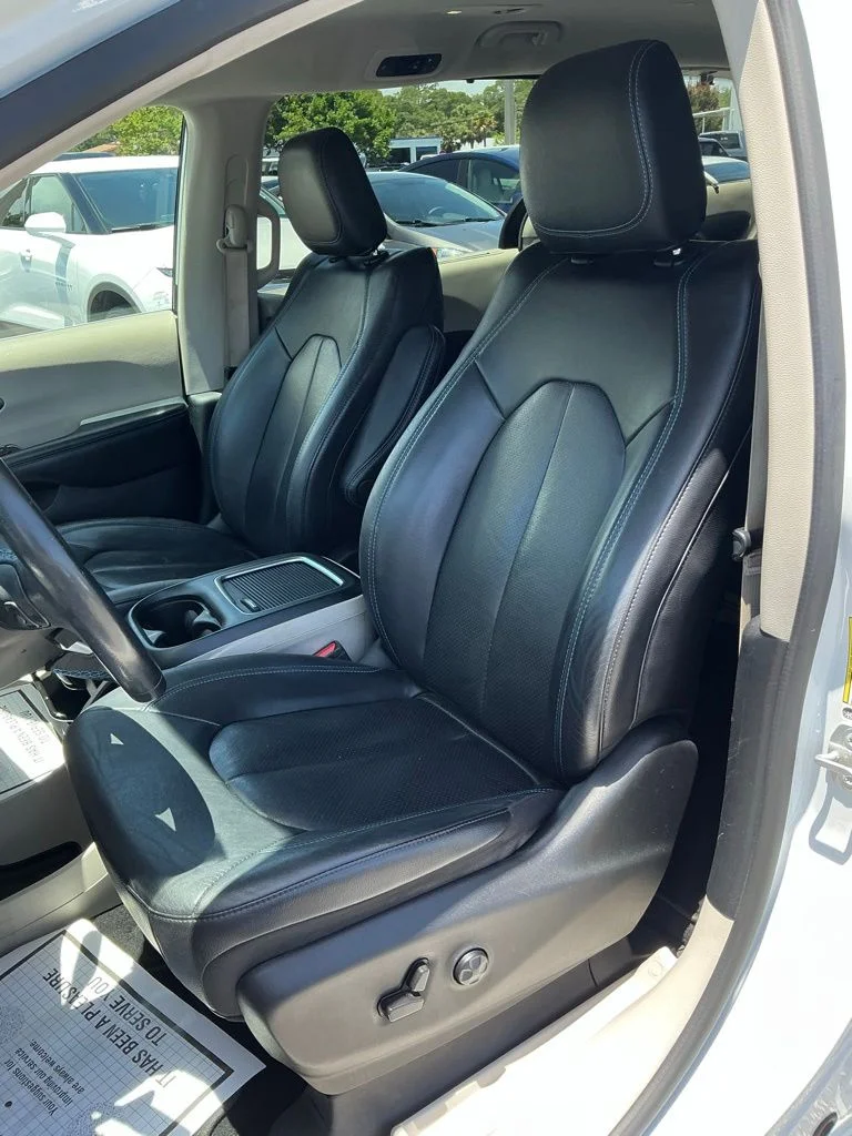 Used 2021 White Chrysler Touring L image 28