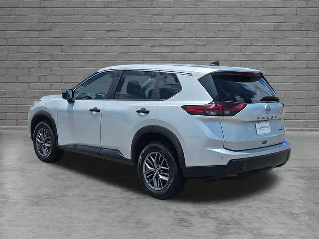 Used 2024 Silver Nissan S image 3