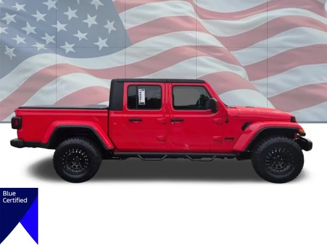 Used 2023 Red Jeep Sport S image 3