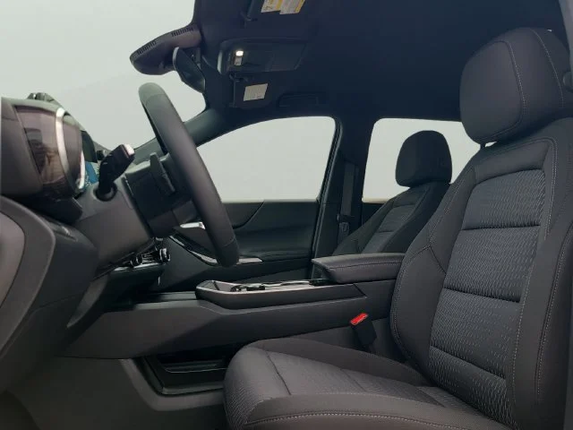 New 2027 Summit White Chevrolet LT image 22