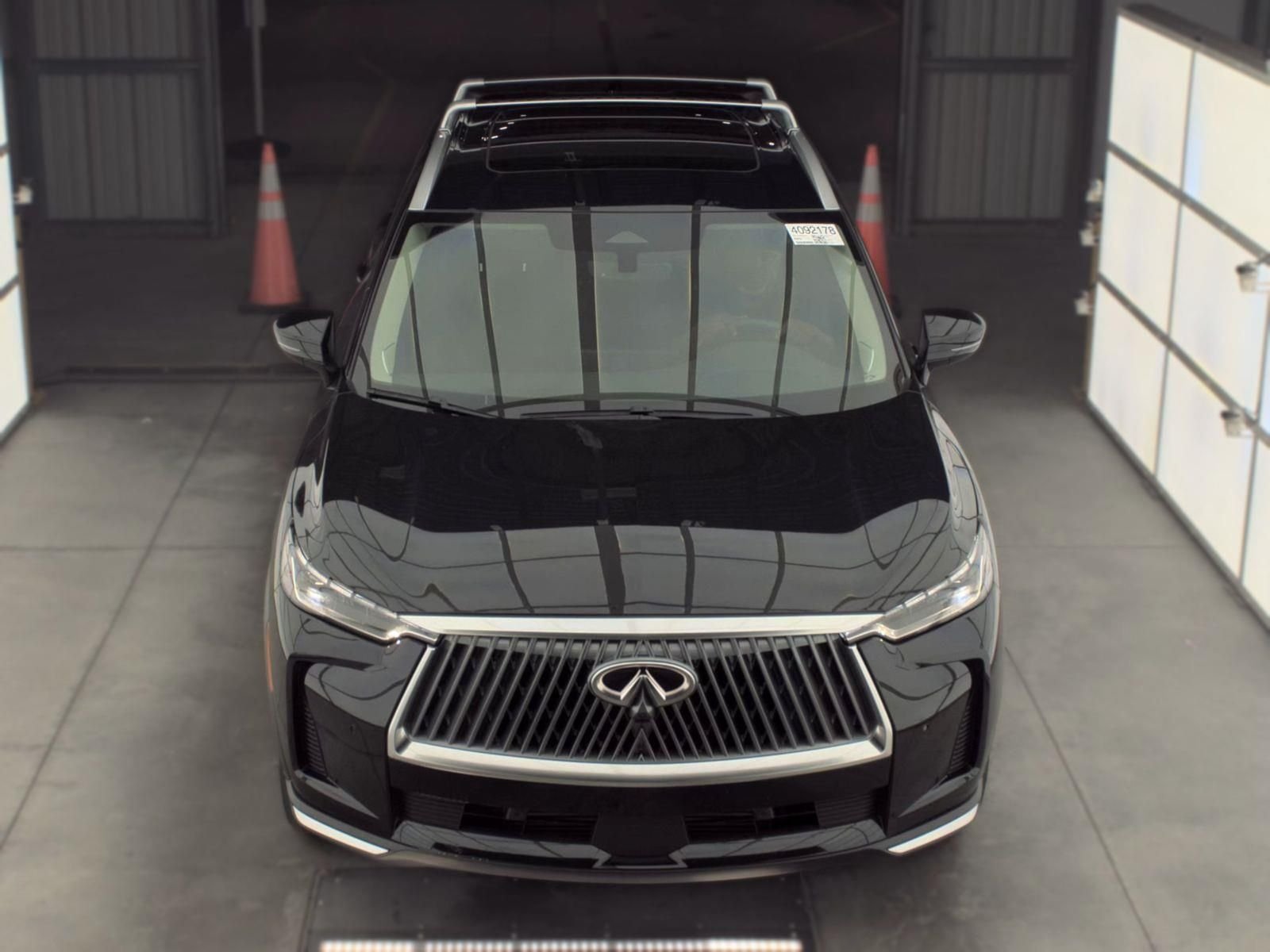 Certified Used 2026 Black INFINITI LUXE image 2