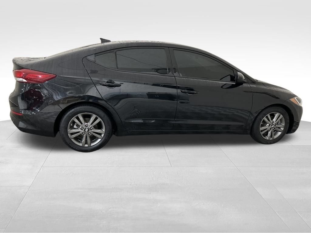 2018 Hyundai Elantra SEL photo 4