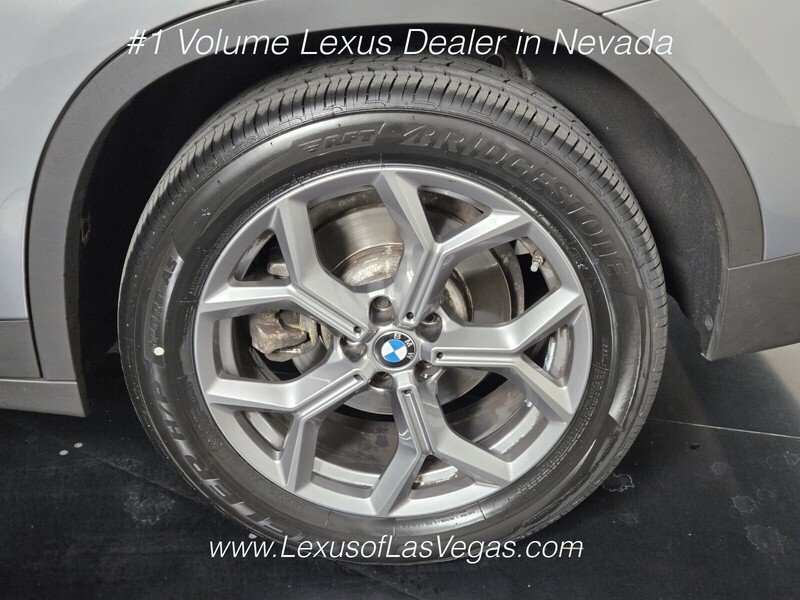 Used 2024 Gray Metallic BMW sDrive30i image 11