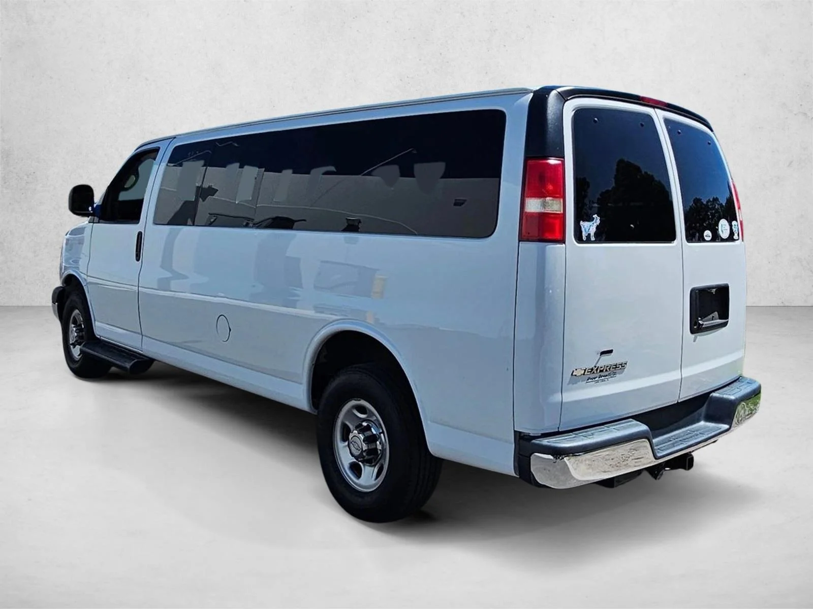 Used 2019 Summit White Chevrolet LT image 3