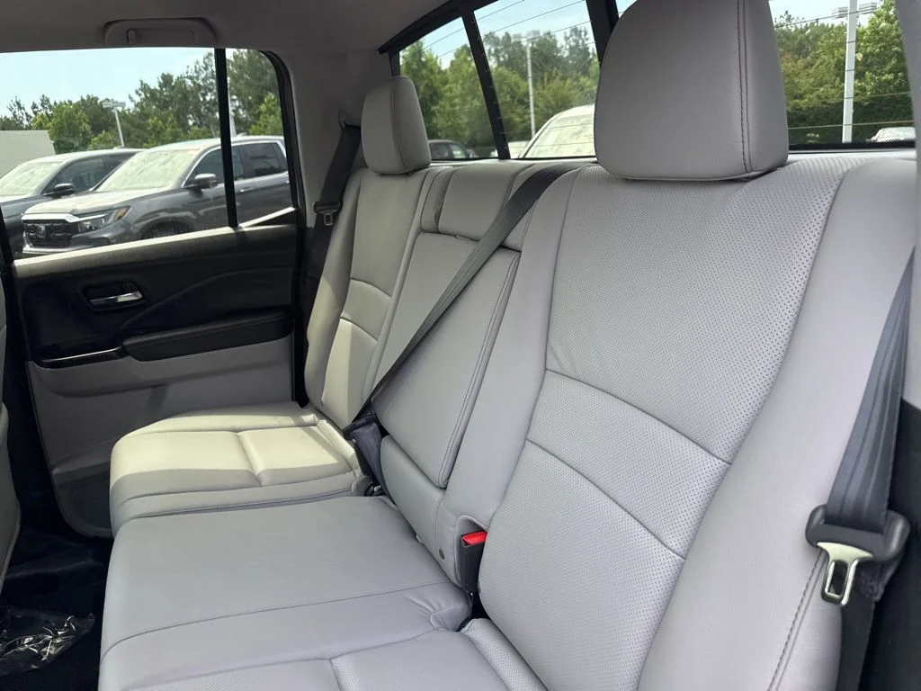 New 2026 Platinum White Pearl Honda RTL image 11