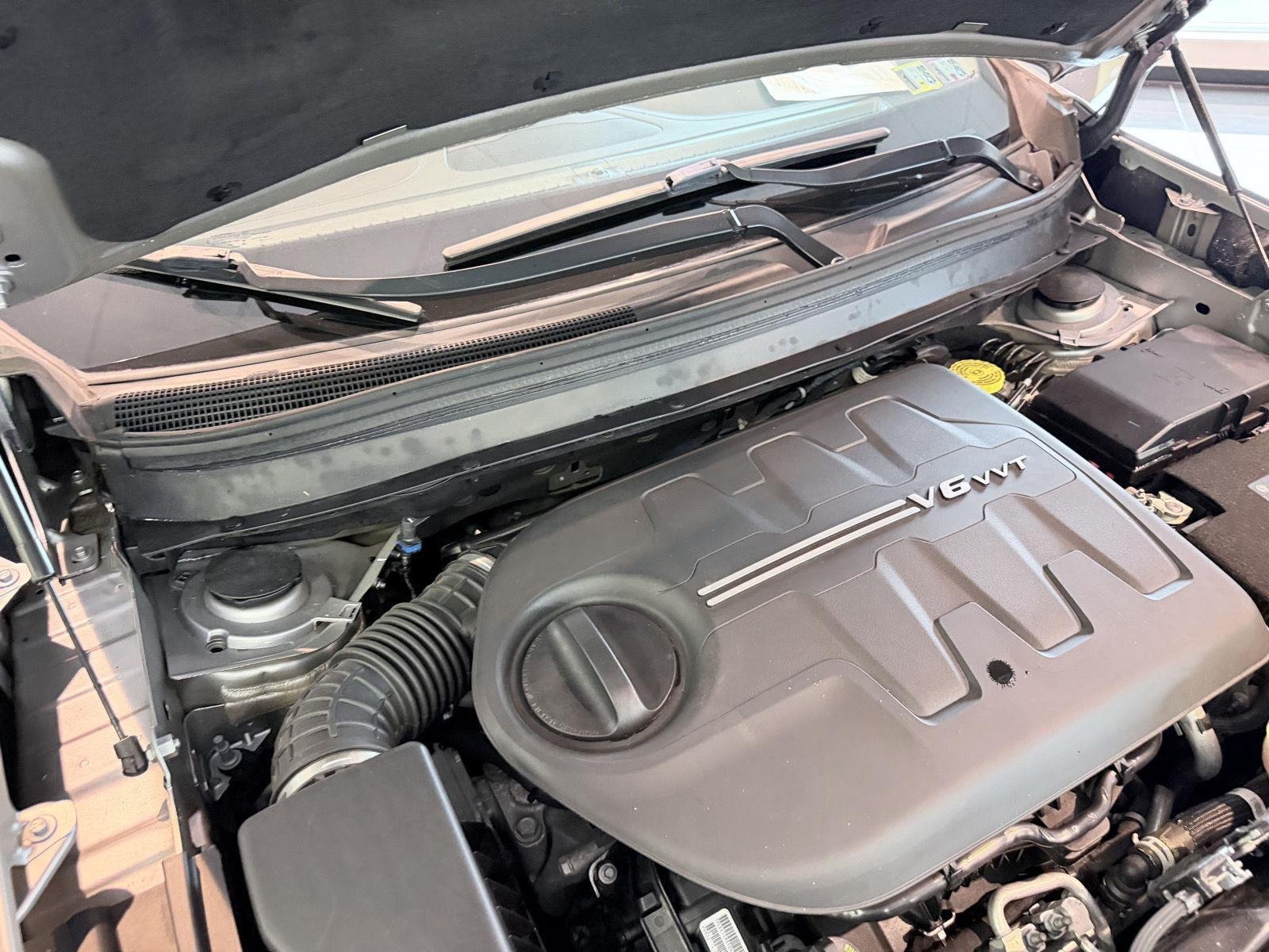 Used 2019 Billet Silver Metallic Clearcoat Jeep Limited image 49