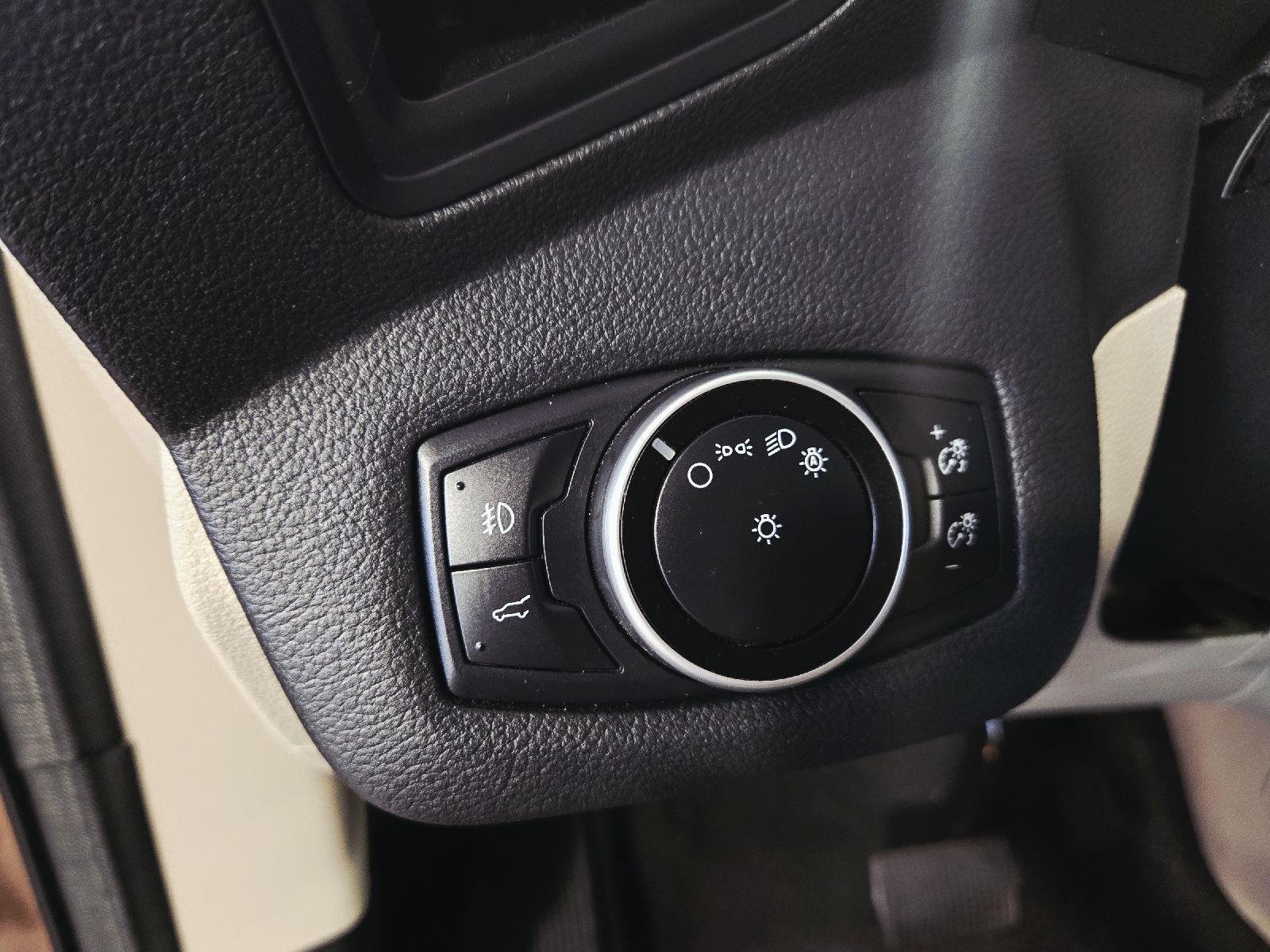 Used 2017 Canyon Ridge Ford SE image 12