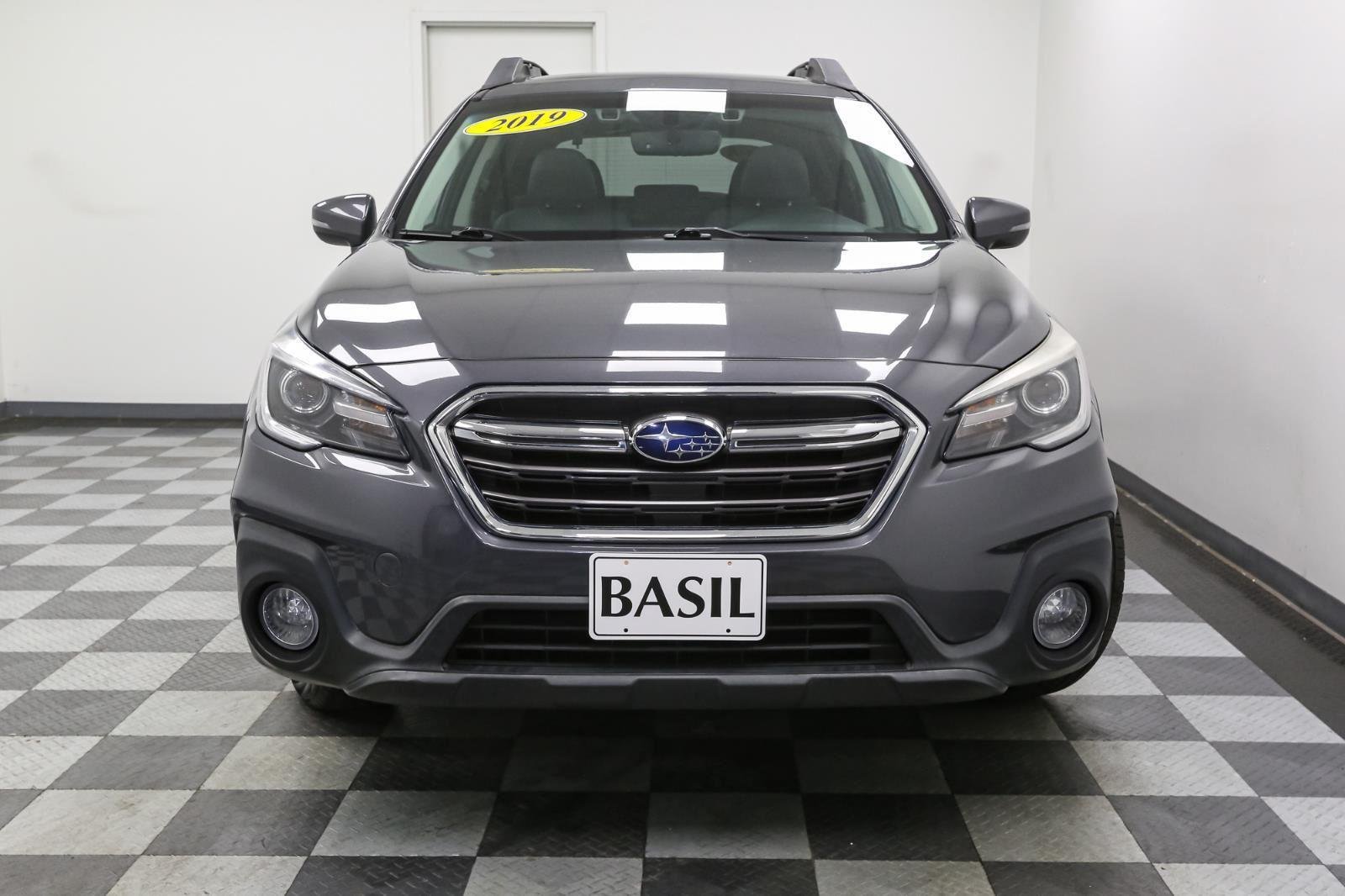 2019 Subaru Outback Limited photo 3