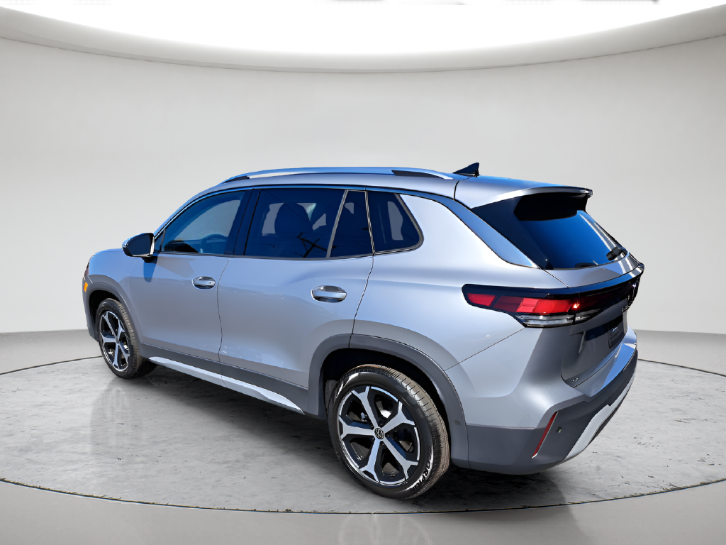 New 2025 Silver Volkswagen 2.0T SE image 6