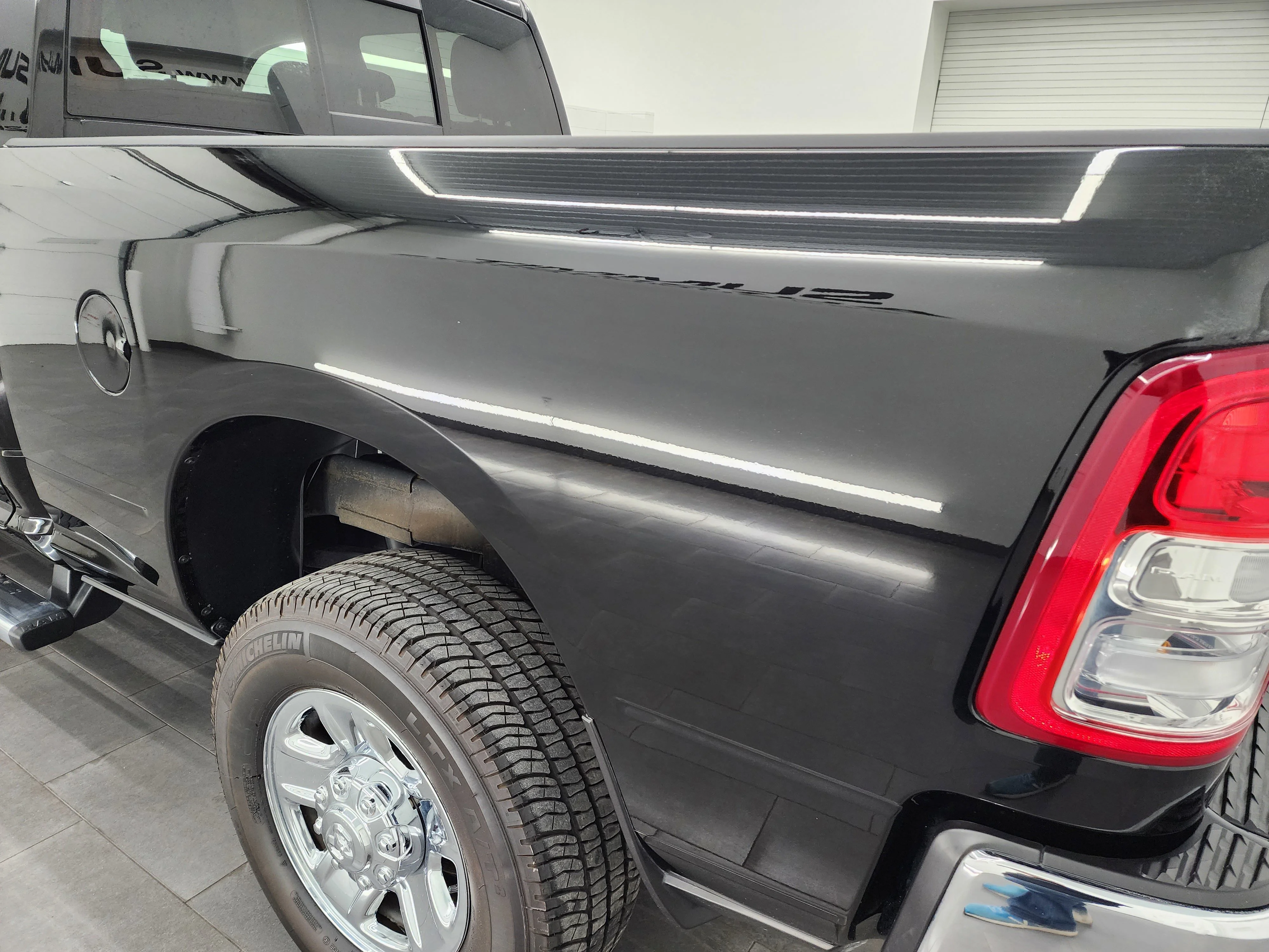 Used 2020 Diamond Black Crystal Pearlcoat Ram Tradesman image 31