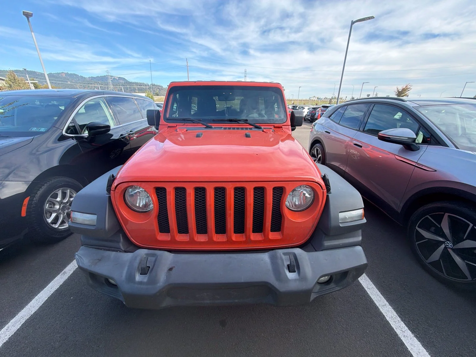 Used 2023  Jeep Sport S image 4