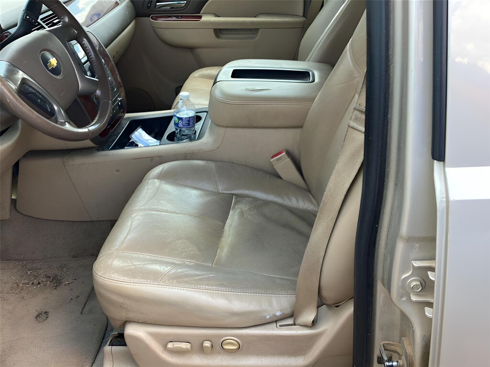 Used 2013 Champagne Silver Metallic Chevrolet LT image 2